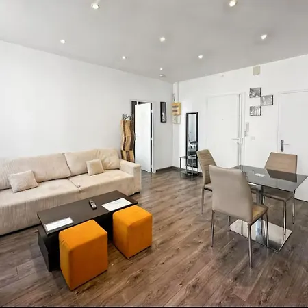 - A 50m Des Plages Et De La Croisette Daire *