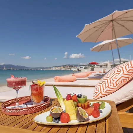 - à 50m Des Plages Et De La Croisette * Cannes